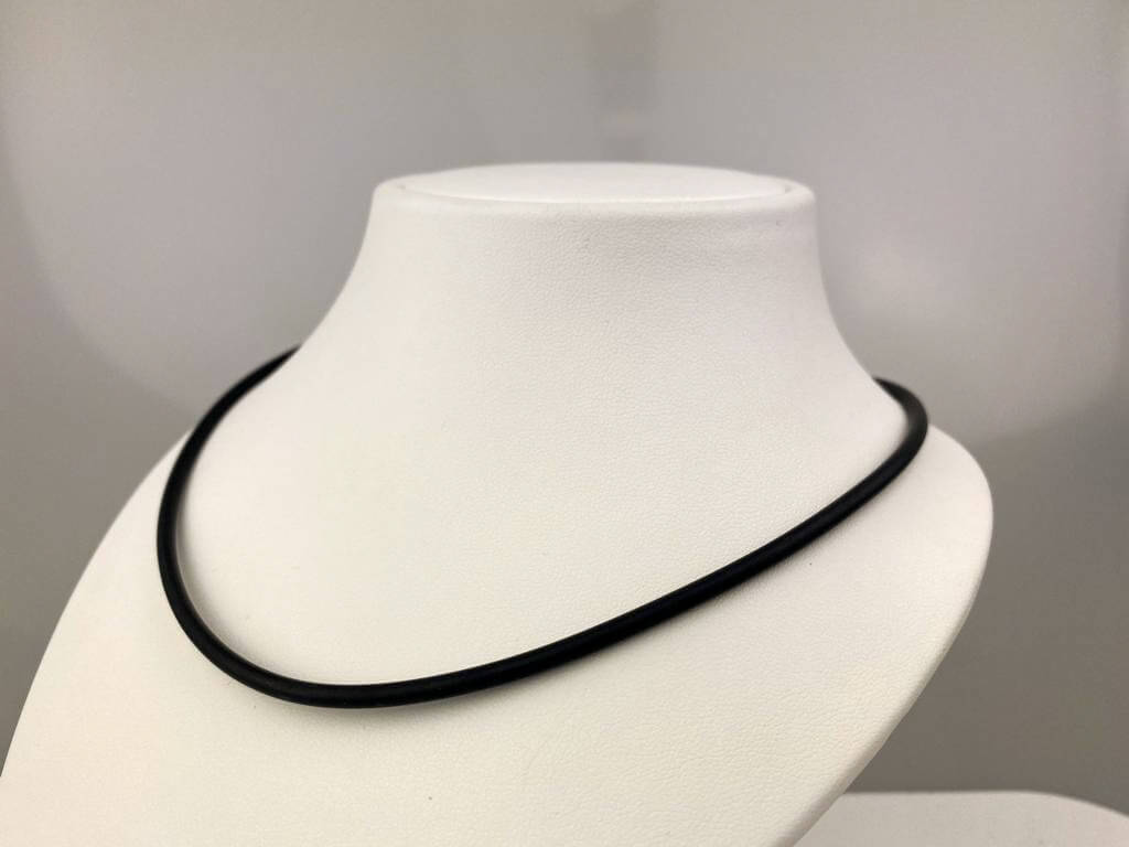 Collier en Nitrile